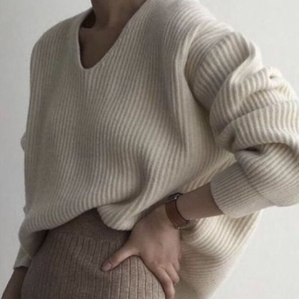 ABERCROMBIE & FITCH OVERSIZED V NECK SWEATER BEIGE